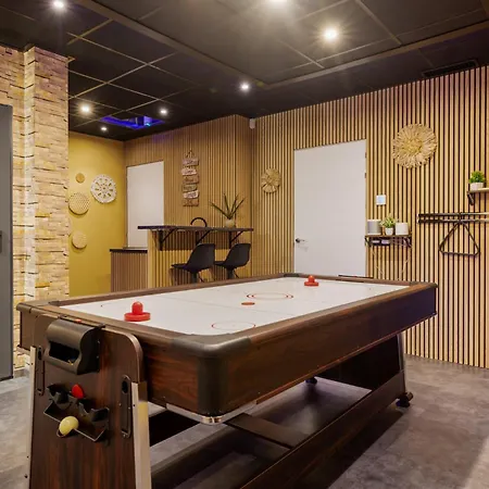 Villa Vivi Homes -villa Yara Pool, Hot Tub, Sauna, & Garden *