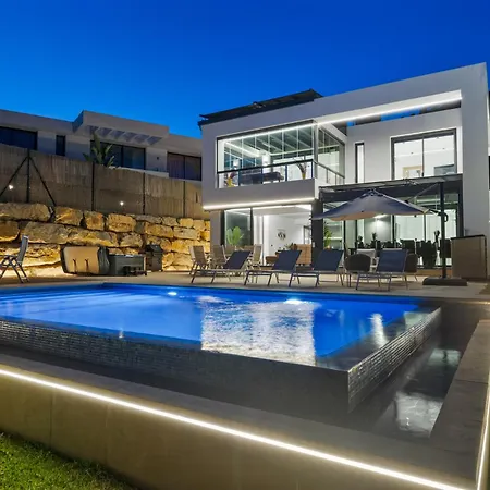 Vivi Homes -villa Yara Pool, Hot Tub, Sauna, & Garden Mijas