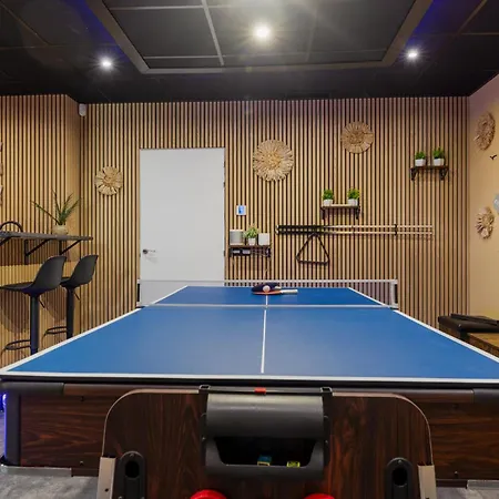 Vivi Homes -villa Yara Pool, Hot Tub, Sauna, & Garden Villa