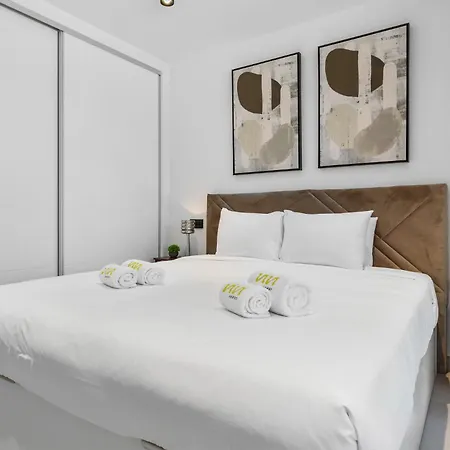 Vivi Homes -villa Yara Pool, Hot Tub, Sauna, & Garden Mijas
