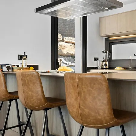 Vivi Homes -villa Yara Pool, Hot Tub, Sauna, & Garden Villa Mijas