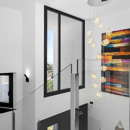 Vivi Homes -villa Yara Pool, Hot Tub, Sauna, & Garden *