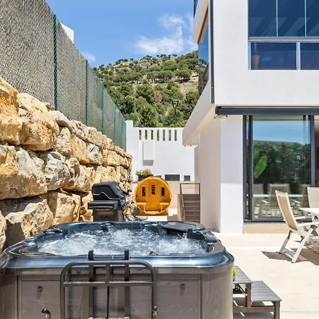 Villa Vivi Homes -villa Yara Pool, Hot Tub, Sauna, & Garden Mijas