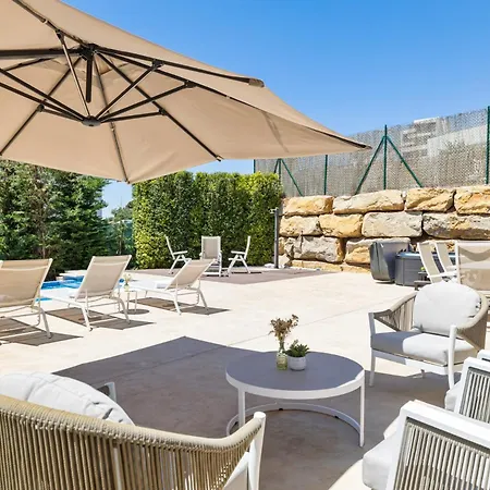 Vivi Homes -villa Yara Pool, Hot Tub, Sauna, & Garden * Mijas