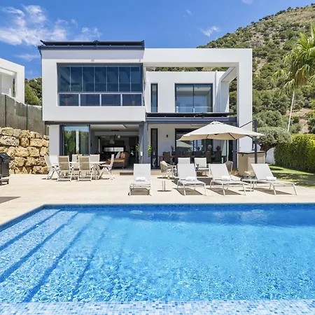 Villa Vivi Homes -villa Yara Pool, Hot Tub, Sauna, & Garden Mijas