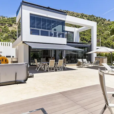 Vivi Homes - Yara Pool, Sauna, Jacuzzi & Cinema Villa *